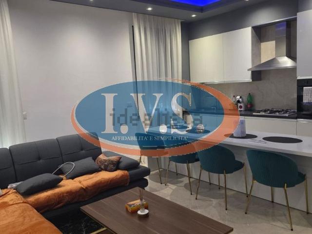Villetta bifamiliare in vendita di 220 m² in Via Roma, 9