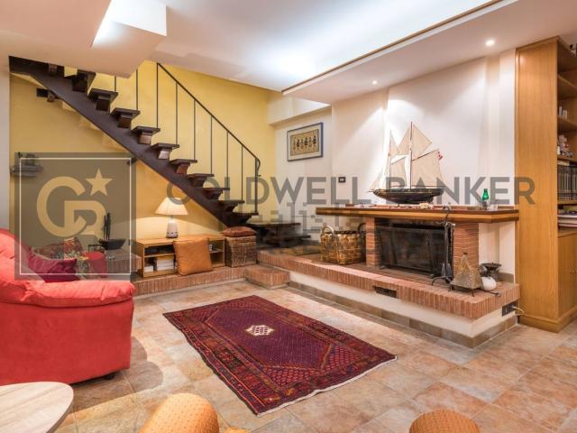 Villetta bifamiliare in vendita di 220 m² in Via Spinabella, 22