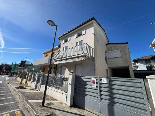 Villetta bifamiliare in vendita di 220 m²