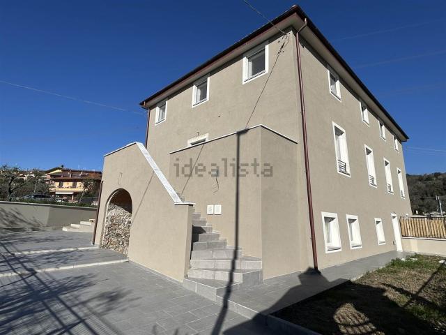 Villetta bifamiliare in vendita di 220 m²