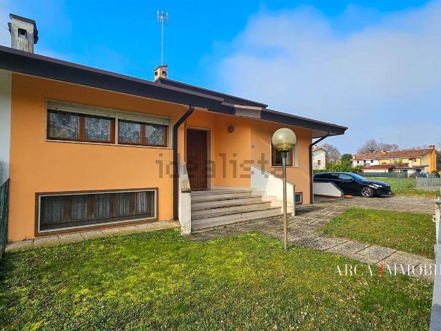 Villetta bifamiliare in vendita di 220 m²