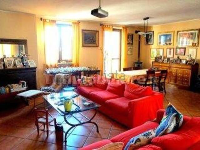 Villetta bifamiliare in vendita di 221 m² in Via Avezzana