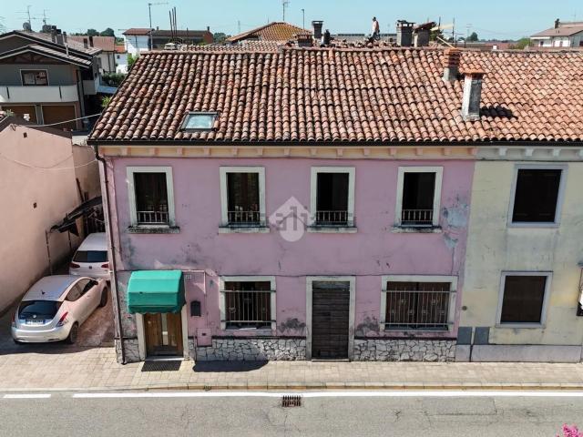 Villetta bifamiliare in vendita di 221 m² in Via Strà, 49