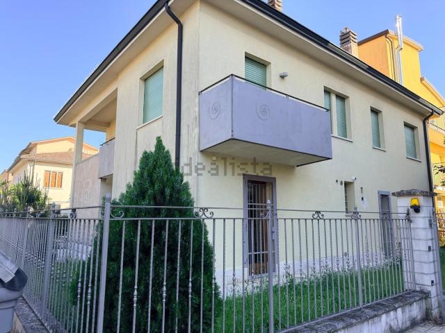 Villetta bifamiliare in vendita di 224 m²