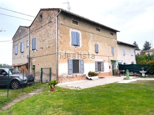 Villetta bifamiliare in vendita di 225 m² in Strada Quarta, 11