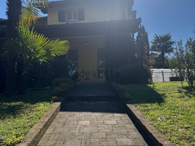 Villetta bifamiliare in vendita di 225 m² in Vicolo la Castagna