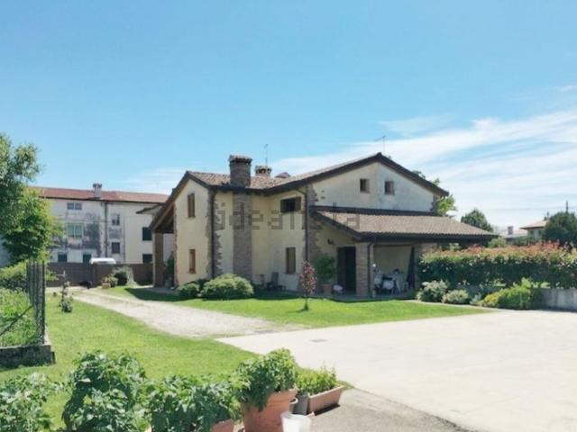 Villetta bifamiliare in vendita di 225 m² in Via della Pace