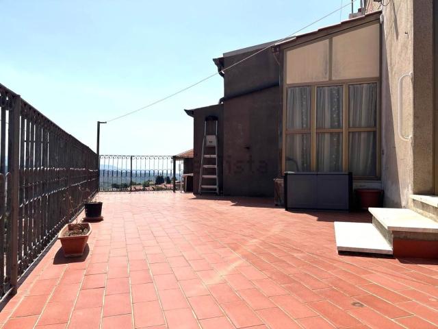 Villetta bifamiliare in vendita di 225 m² in Via Garino, 5
