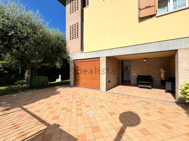 Villetta bifamiliare in vendita di 225 m² in Via Gian Domenico Cassini, 2