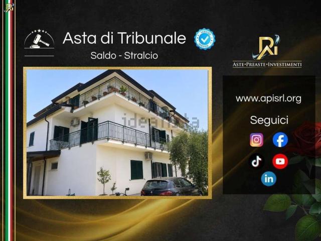 Villetta bifamiliare in vendita di 225 m² in Via Regatello, 13