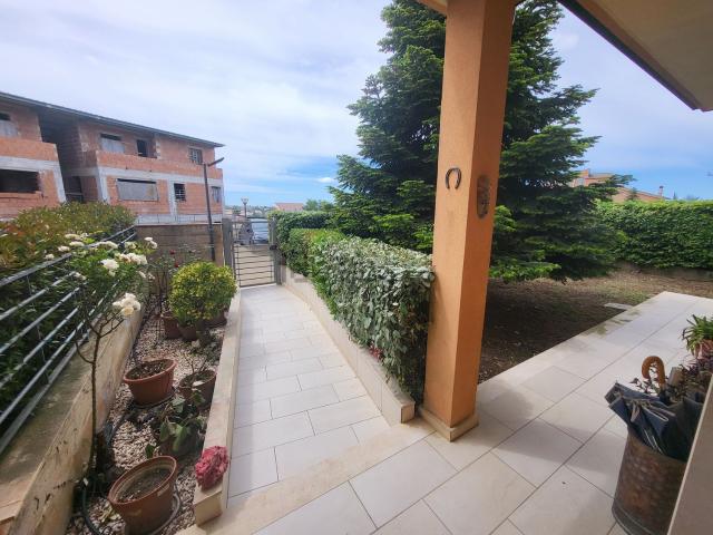 Villetta bifamiliare in vendita di 225 m² in Via Sergio Ramelli