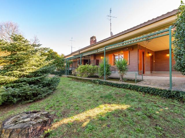 Villetta bifamiliare in vendita di 225 m² in Viale Vittorio Veneto