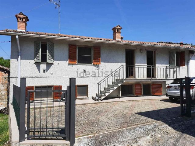Villetta bifamiliare in vendita di 226 m² in Via Fr. Costaiola, 1