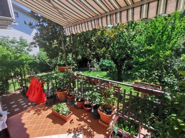 Villetta bifamiliare in vendita di 226 m² in Via L&apos Aquila