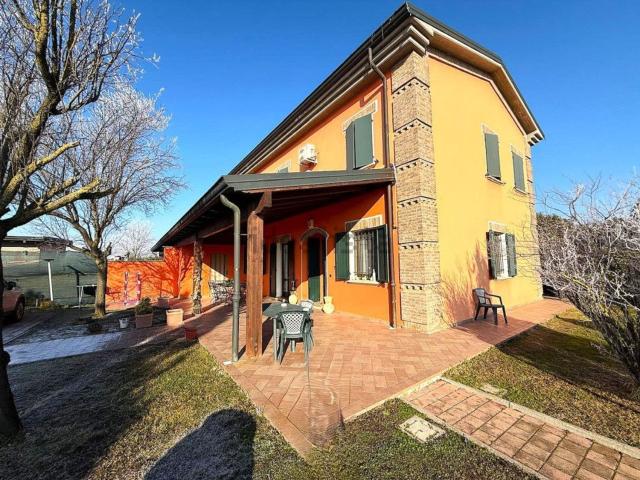 Villetta bifamiliare in vendita di 228 m²