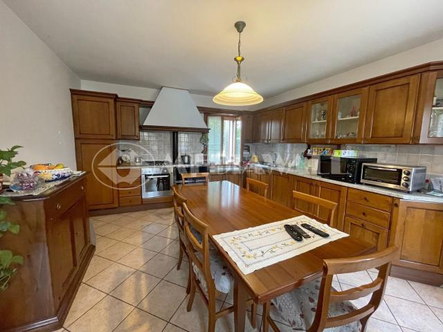 Villetta bifamiliare in vendita di 229 m²