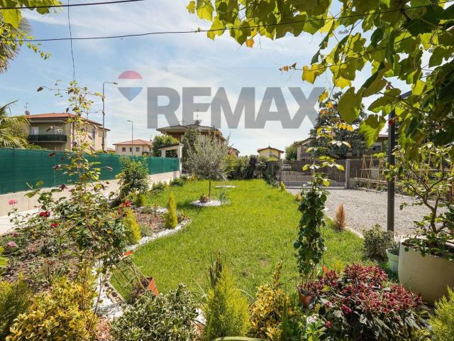 Villetta bifamiliare in vendita di 229 m²