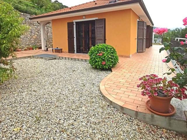 Villetta bifamiliare in vendita di 233 m² in Corso della Repubblica