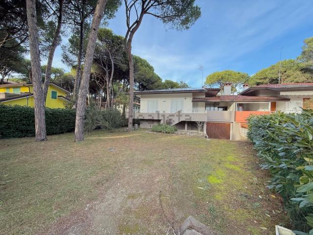 Villetta bifamiliare in vendita di 230 m² in Calle Michelangelo, 12