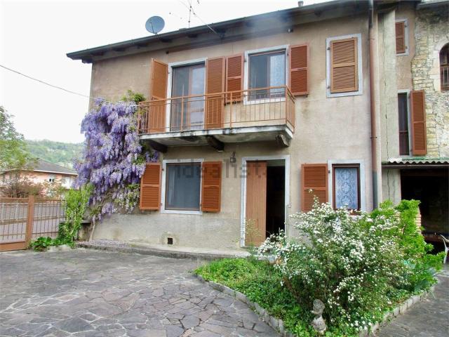 Villetta bifamiliare in vendita di 230 m² in Via Trieste