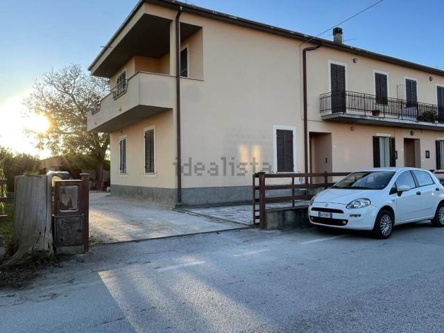 Villetta bifamiliare in vendita di 230 m² in Via Budino, 11