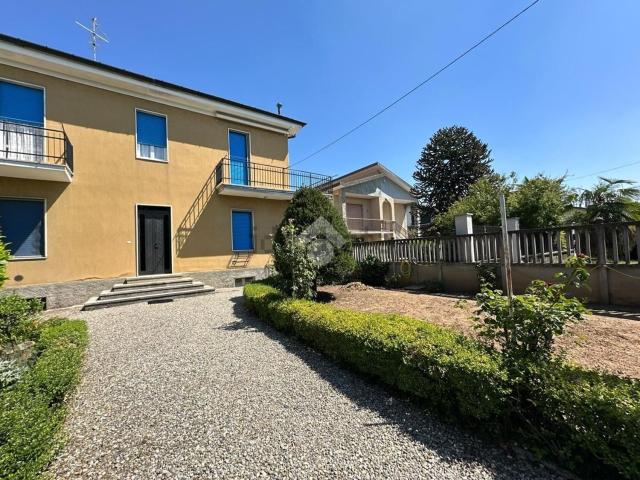 Villetta bifamiliare in vendita di 230 m² in Via Cesare Battisti, 243