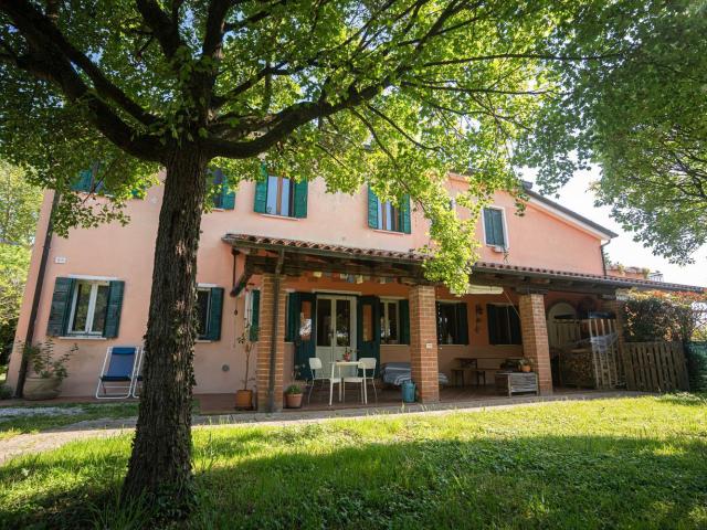 Villetta bifamiliare in vendita di 230 m² in Via Chioggia
