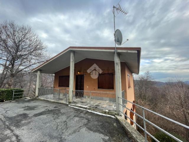 Villetta bifamiliare in vendita di 230 m² in Via dei Peracino