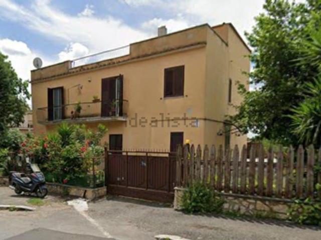 Villetta bifamiliare in vendita di 230 m² in Via della Stazione