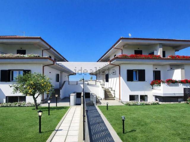 Villetta bifamiliare in vendita di 230 m² in Via di Villa Troili, 74