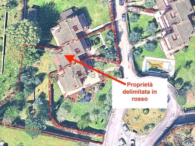 Villetta bifamiliare in vendita di 230 m² in Via di Fontana Vecchia, 8