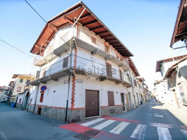 Villetta bifamiliare in vendita di 230 m² in Via Ferdinando Borrone, 20
