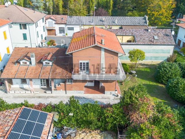 Villetta bifamiliare in vendita di 230 m² in Via Giacomo Puccini, 7