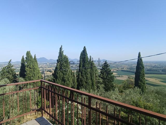 Villetta bifamiliare in vendita di 230 m² in Via Mandolare