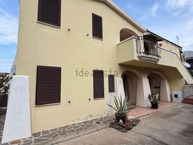 Villetta bifamiliare in vendita di 230 m² in Via Pietro Nenni, 56