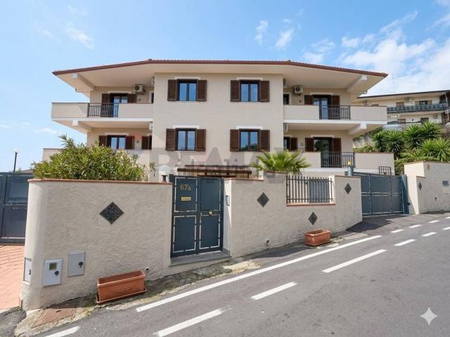 Villetta bifamiliare in vendita di 230 m² in Via Pulei, 67