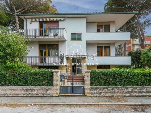 Villetta bifamiliare in vendita di 230 m²
