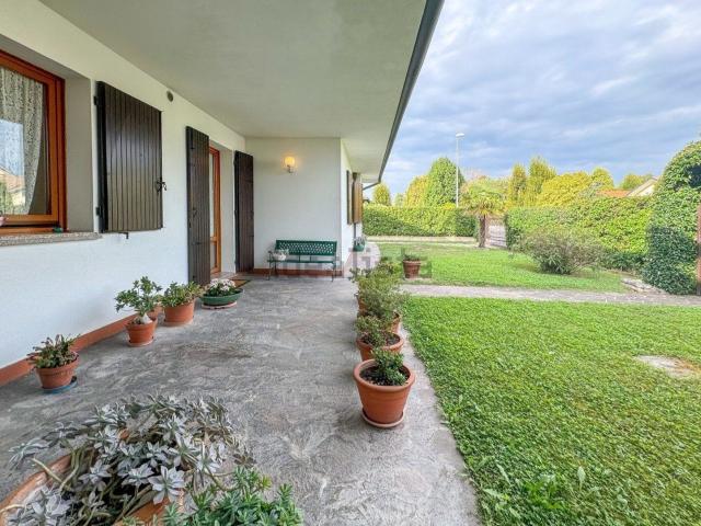 Villetta bifamiliare in vendita di 230 m²