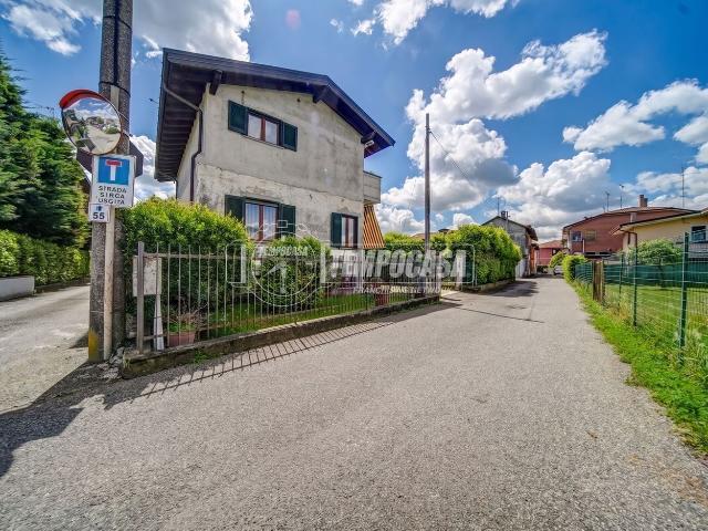 Villetta bifamiliare in vendita di 231 m² in Via Pandolfi, 61