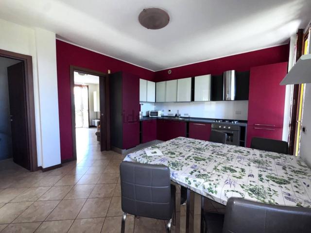 Villetta bifamiliare in vendita di 232 m² in Via Caravaggio