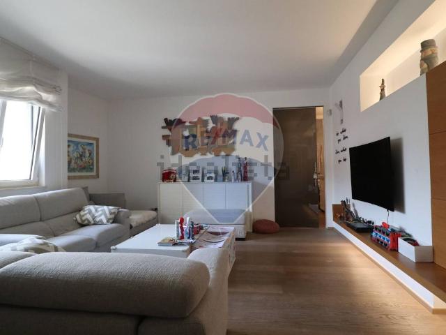 Villetta bifamiliare in vendita di 232 m²