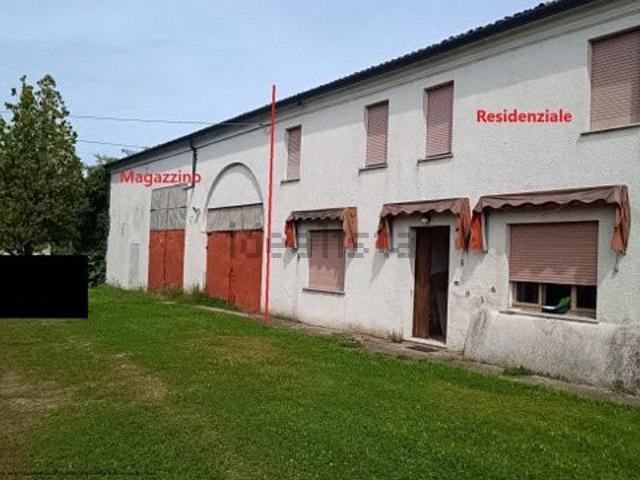 Villetta bifamiliare in vendita di 237 m² in Via G. Mazzini, 437