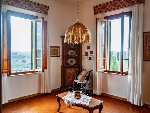 Villetta bifamiliare in vendita di 234 m² in Via Augusto Conti