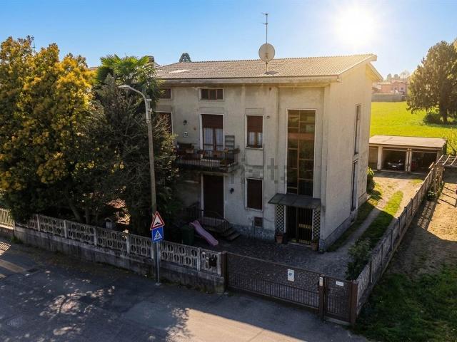 Villetta bifamiliare in vendita di 234 m² in Via Gian Battista Vico, 55