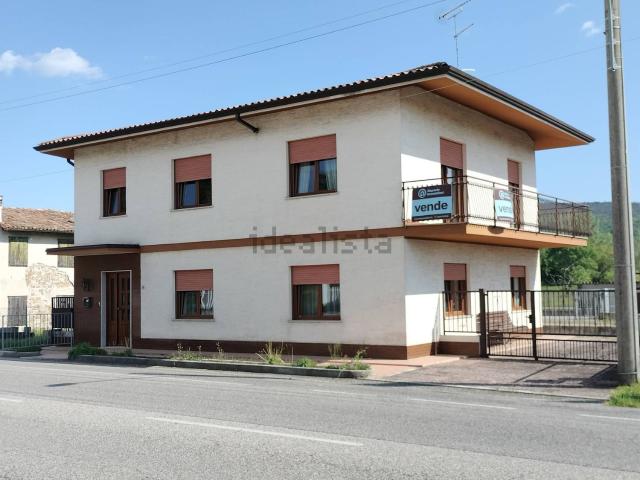 Villetta bifamiliare in vendita di 234 m² in Via Gorizia, 48