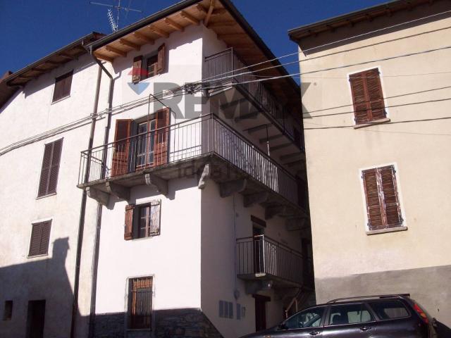 Villetta bifamiliare in vendita di 234 m² in Via per Ganna, 20
