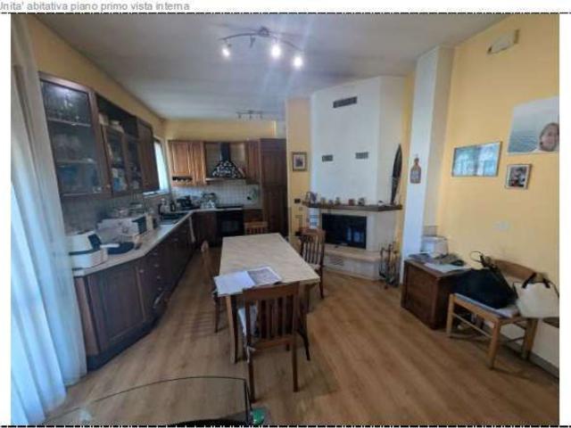 Villetta bifamiliare in vendita di 234 m² in Via Pier Paolo Pasolini, 9