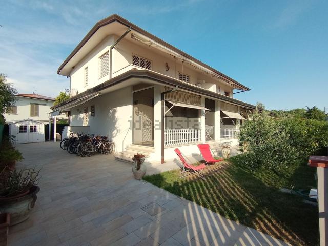 Villetta bifamiliare in vendita di 234 m² in Via San Giovanni Bosco, 150