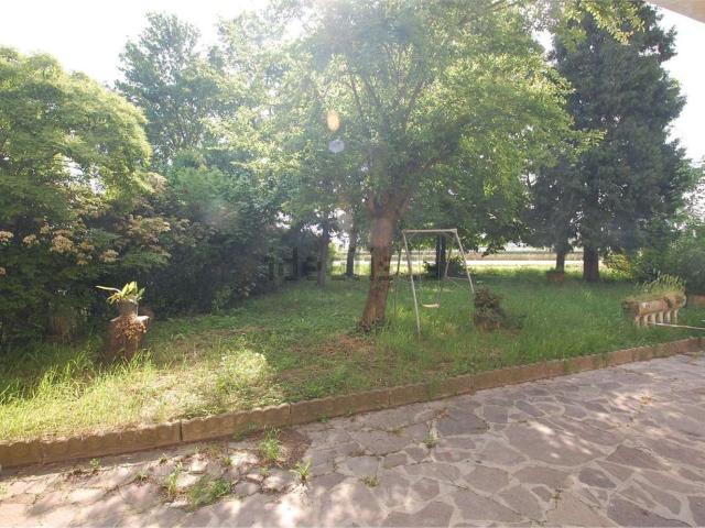 Villetta bifamiliare in vendita di 235 m² in Strada Fossa Monda Nord, 293