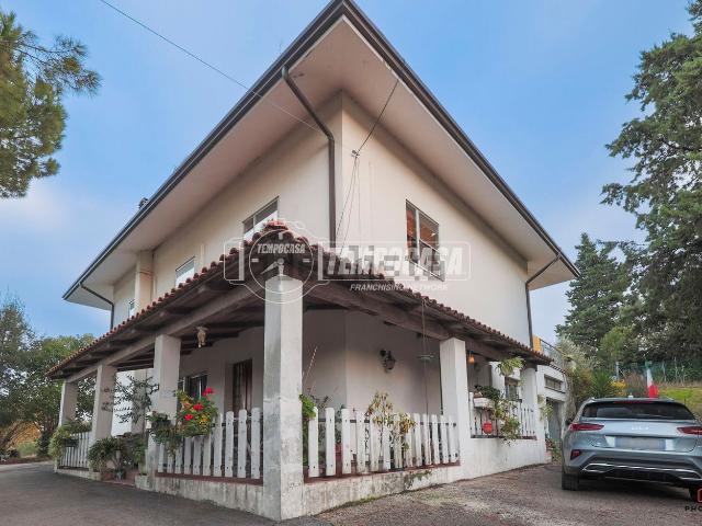 Villetta bifamiliare in vendita di 235 m² in Via Consolare Rimini San Marino